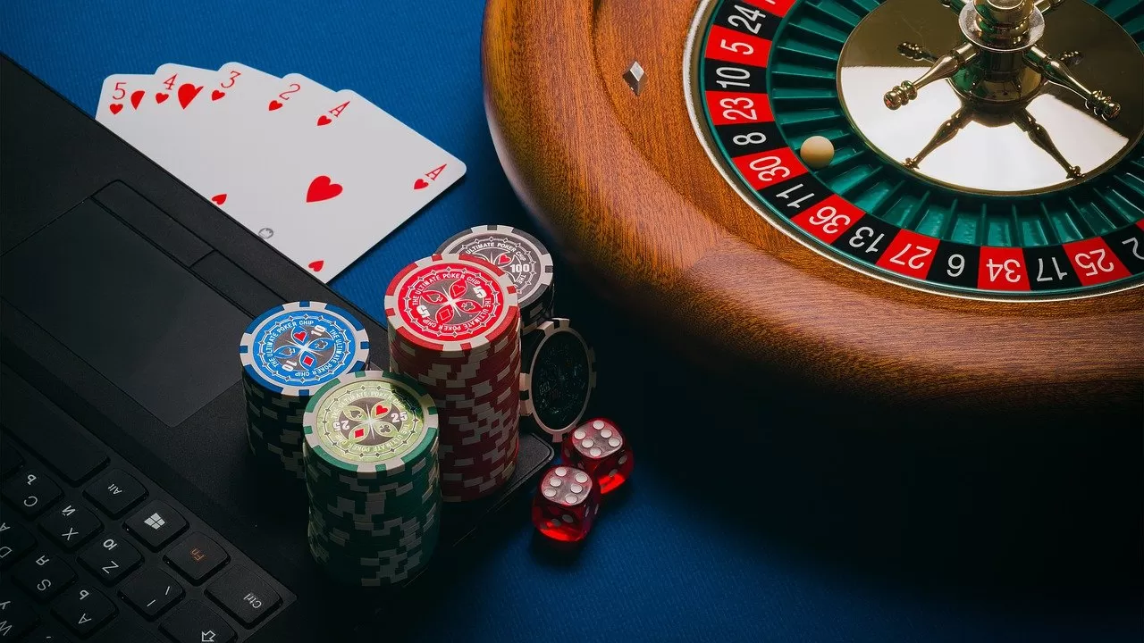 Wat je absoluut moet weten voor je gaat spelen in het online casino